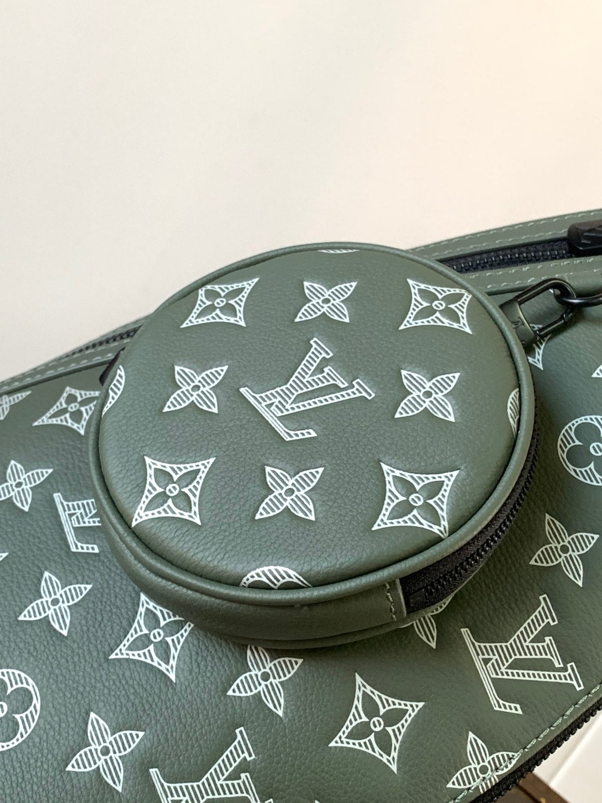 LOUIS VUITTON DUO CROSSBAG BAG 42 IN GREEN AND WHITE MONOGRAM SHADOW COWHIDE